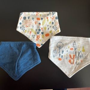 Set of 3 bibs